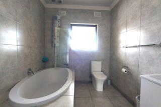 5 Bedroom Property for Sale in Amalinda Eastern Cape